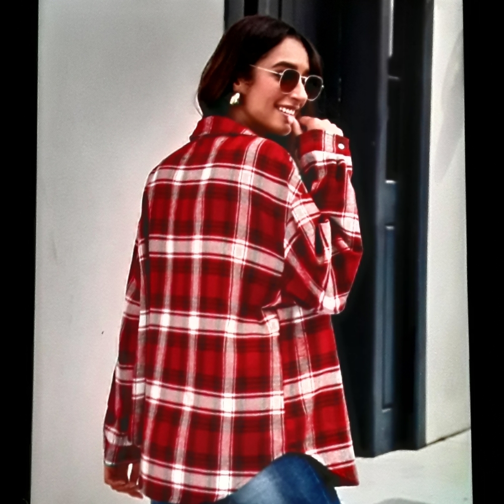 ๐ฅRed and black plaid shirt - Picture 3 of 6